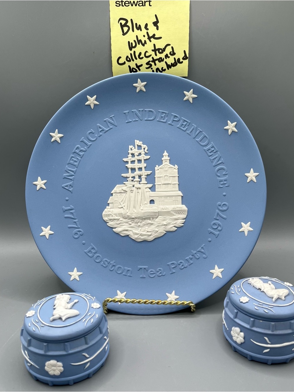 WEDGWOOD BLUE JASPER WARE 1776 BOSTON TEA PARTY PLATE  8" + 2 Trinket Boxes